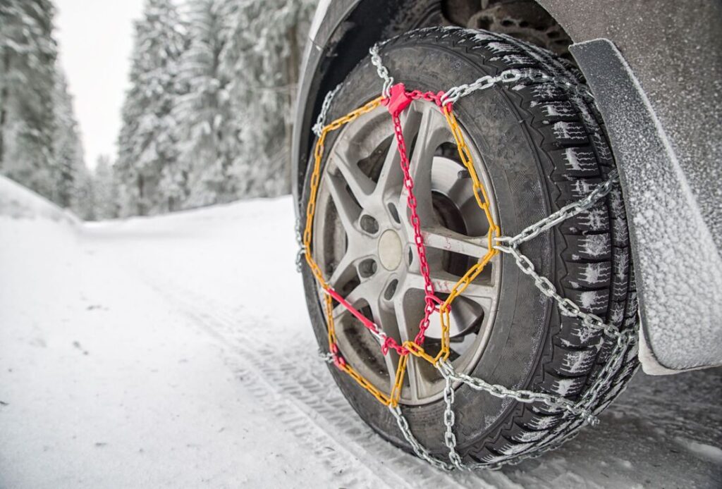 Standard Number of Snow Chains for Semi Trucks