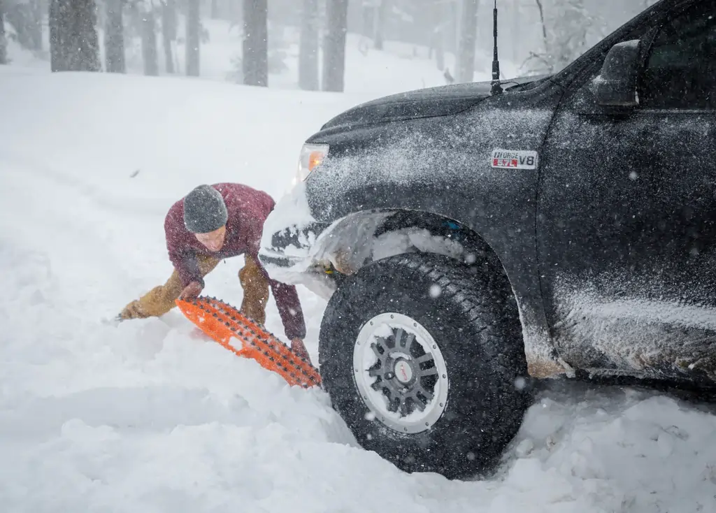 Are Traction Boards Good for Snow and Mud Best Uses & Alternatives (1)