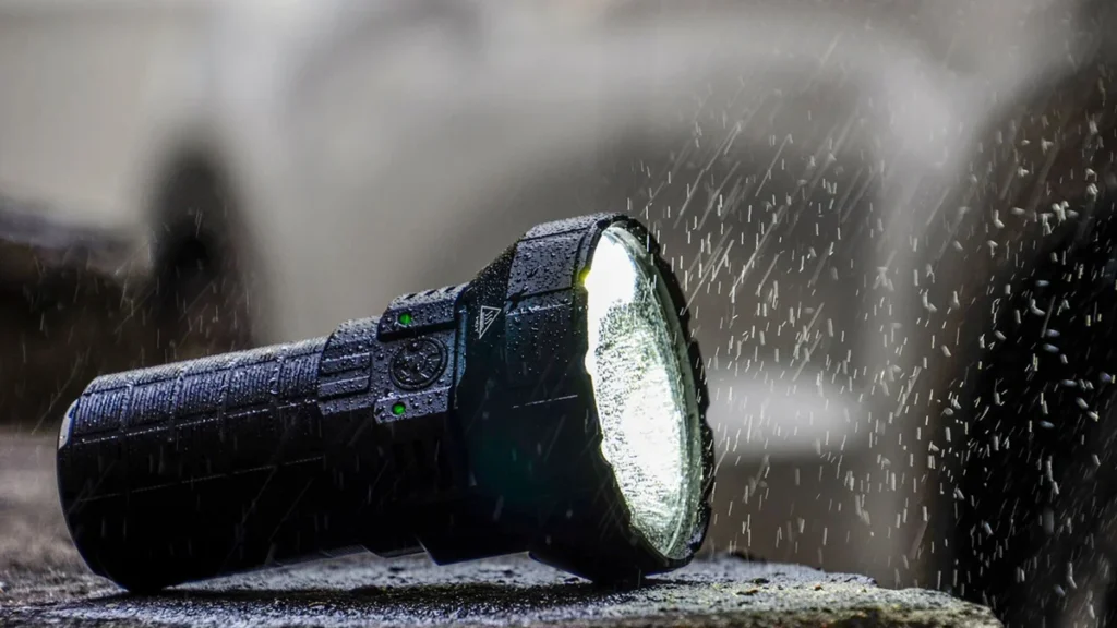 Why Are Flashlights and Headlamps Essential for Recovery