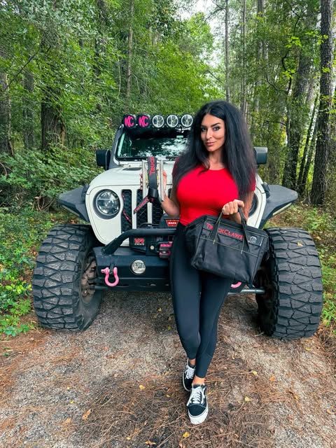 that belgian jeepgirl (Photo2) (1)